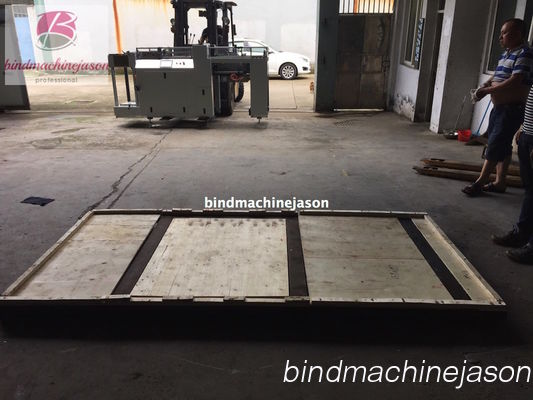 고속 자동 캘린더 홀 펀칭 머신 SPB550 협력 업체